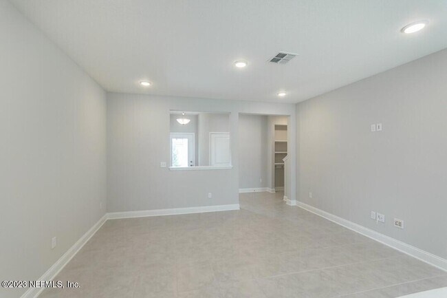 Building Photo - 13973 Sterely Ct N