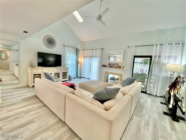 Building Photo - 871 Meadowland Dr
