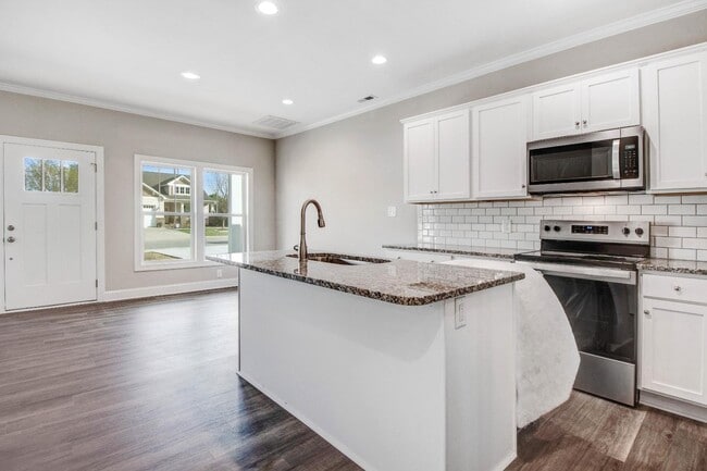 Building Photo - 312 Kingston Cir