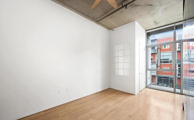 Building Photo - 1050 Island Ave