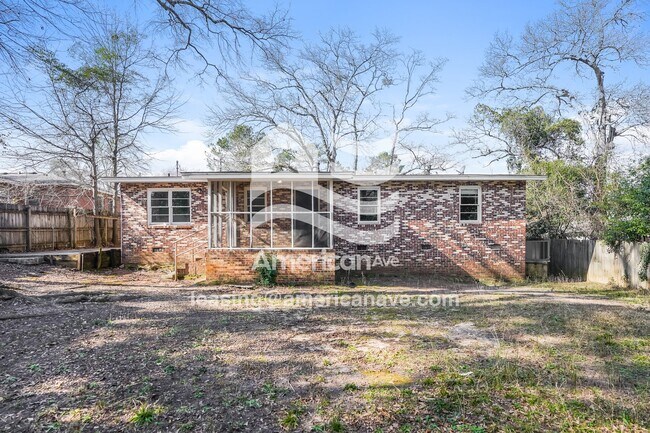 Building Photo - 102 Oakdale Dr