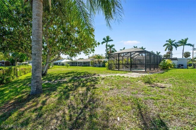 Building Photo - 13880 Lazy Ln