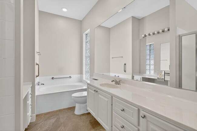 Building Photo - 8257 Rosalie Ln