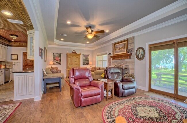 Building Photo - 7618 TX-87