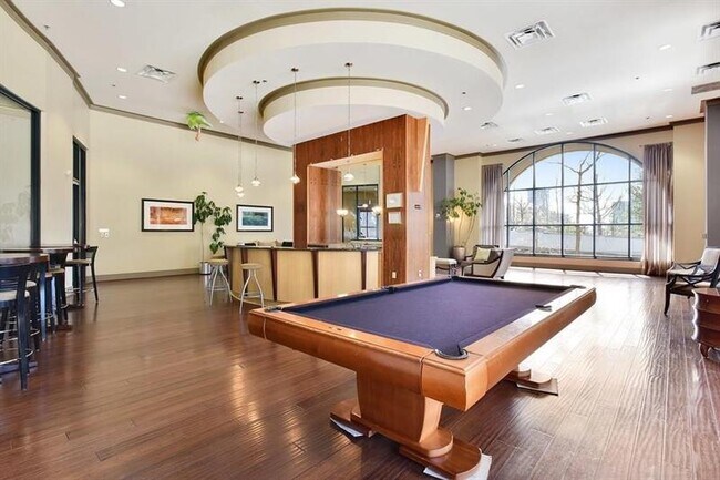 Building Photo - 3040 Peachtree Rd NW