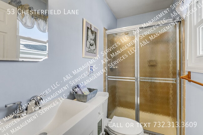 Building Photo - 53 Chesterfield Ln