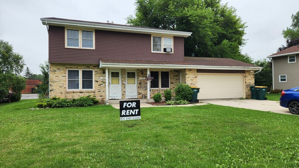 Primary Photo - 103 W Stoney Ridge Way