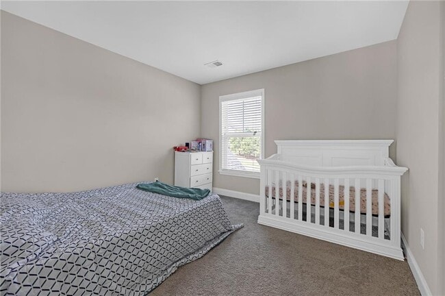 Building Photo - 1645 Hillcrest Dr