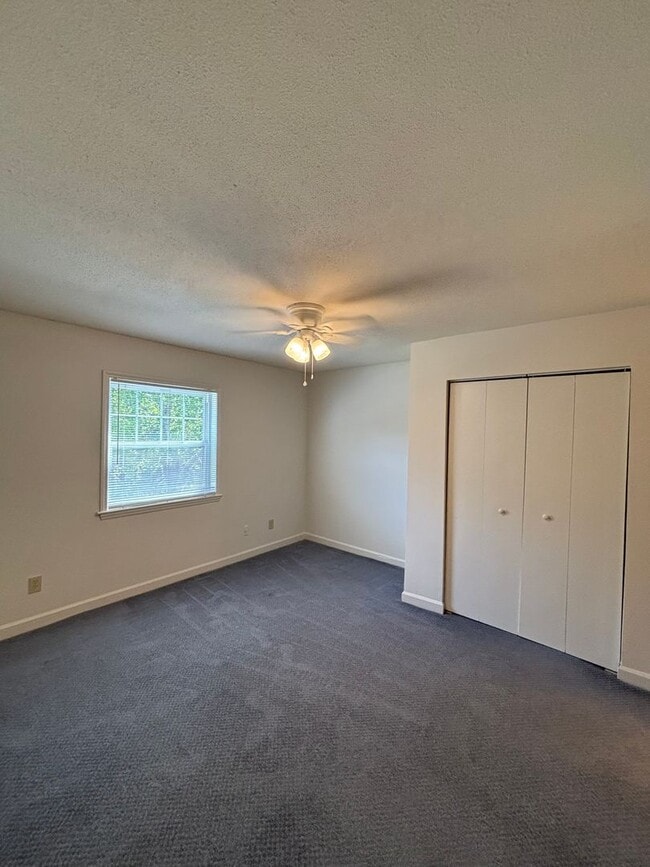 Building Photo - 2516 Avent Ferry Rd