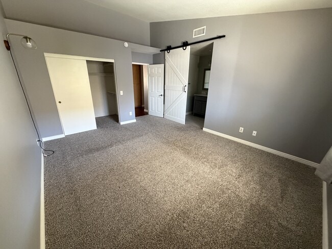 Building Photo - 5329 Appleton St
