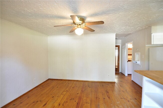 Building Photo - 16567 Farm to Market Rd 2154