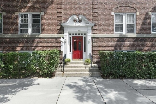 Building Photo - 205 Mt Auburn St