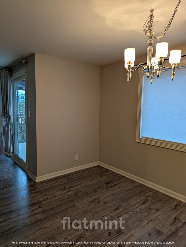 Building Photo - 8720 Phinney Ave N