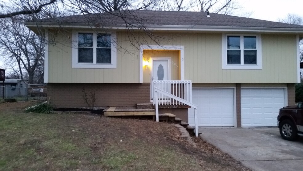 Primary Photo - 505 S Cleveland Ave