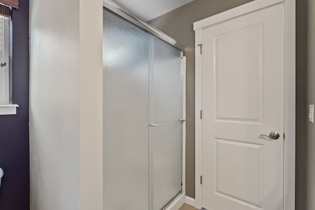 Building Photo - 1790 N Winchester St