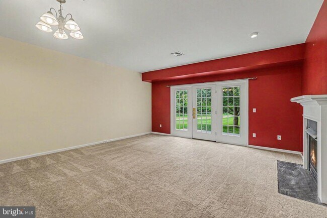 Building Photo - 645 Springhouse Ln