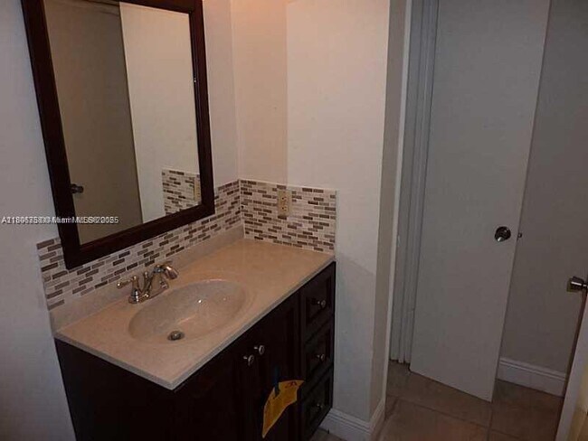 Building Photo - 10500 SW 155th Ct