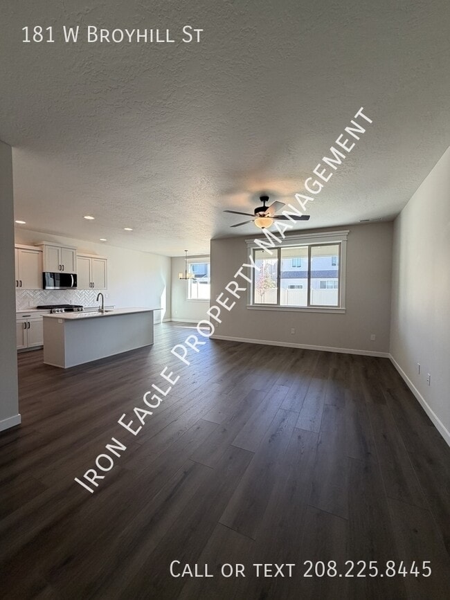 Building Photo - 181 W Broyhill St