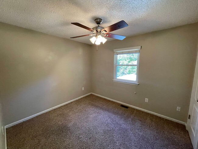 Building Photo - Virginia Beach Gem – 3 Bed, 2.5 Bath with Fenced Yard & Modern Upgrades