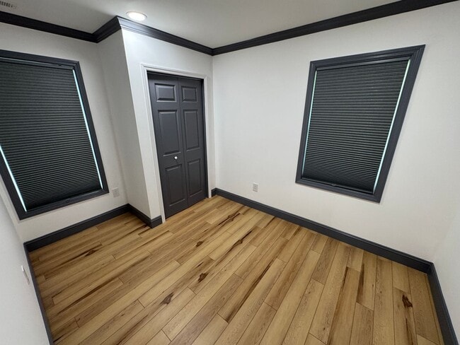 Building Photo - Beautiful Executive Home with High End Upg...