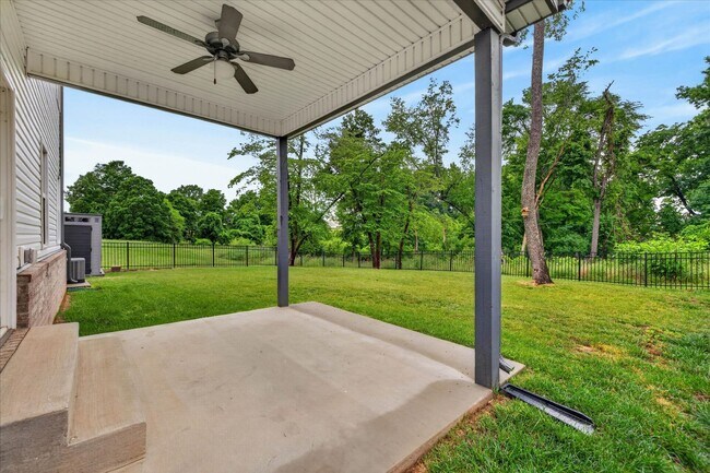 Building Photo - 4 Bedroom Pet Friendly Home For Rent with Club House, Comm. Pool, & Comm Gym Access!