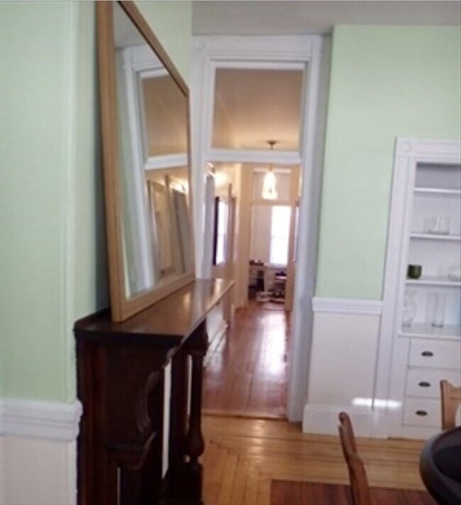 Building Photo - 59 Monument Ave