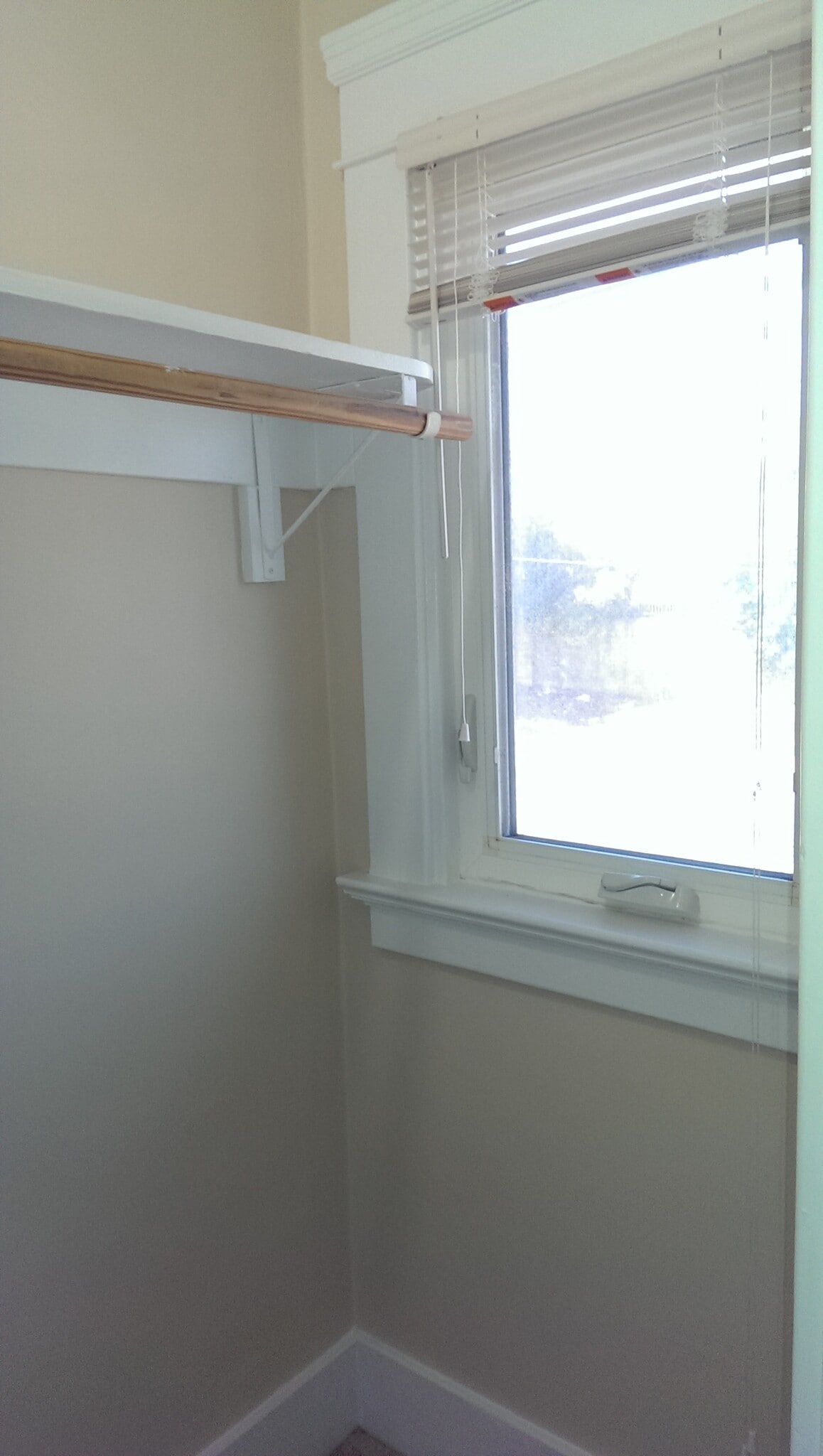 Building Photo - 915 Grand Ave