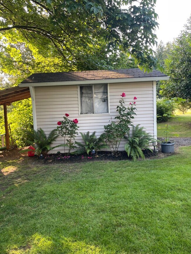 Building Photo - Charming 2 Bedroom Home in Granite Falls