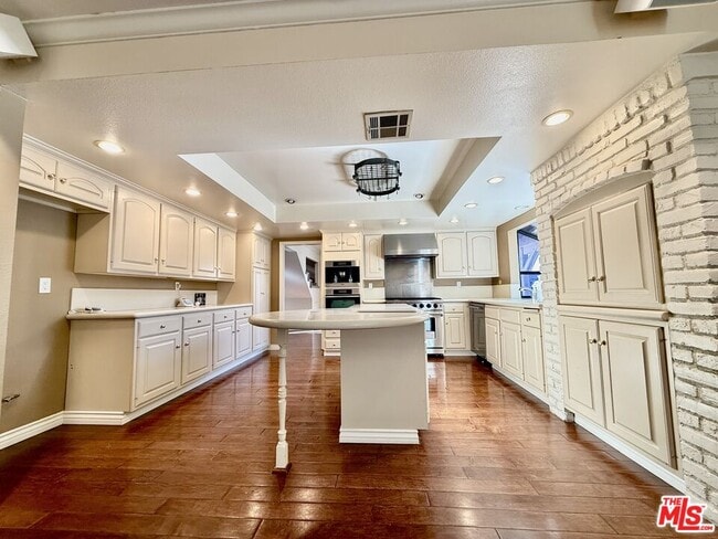 Building Photo - 30402 Penrod Dr