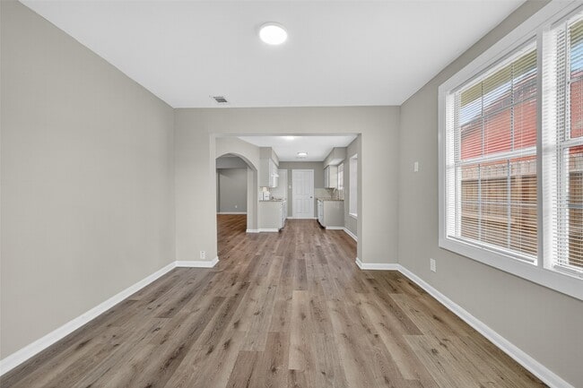 Building Photo - 5243 Wickview Ln