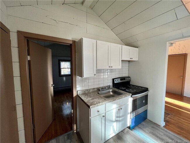 Building Photo - 39 Waterbury Rd