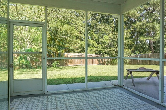 Building Photo - Beautiful 4 Bed/3 Bath home in Summerville...