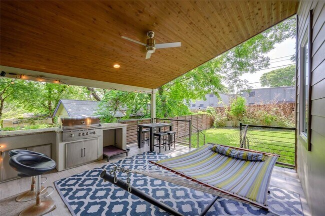 Building Photo - 2113 Glendale Pl
