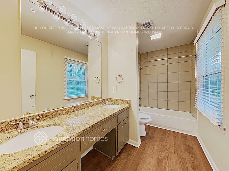 Building Photo - 2354 Shadowood Dr SW