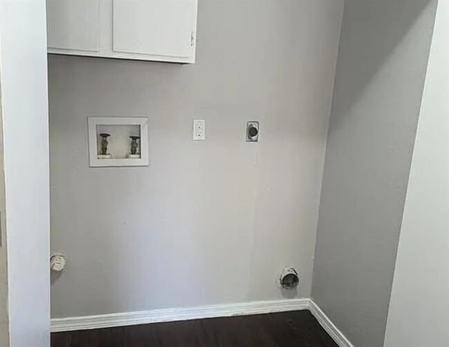 Building Photo - 2405 W Slaughter Ln