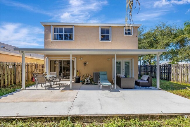 Building Photo - 4200 SW 72nd Way