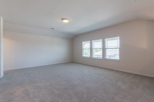 Building Photo - 205 Falkland St