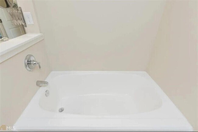 Building Photo - 3369 Castleberry Village Cir