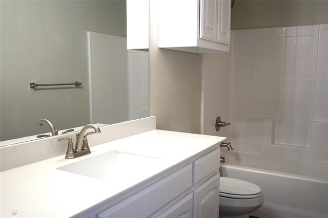 Building Photo - 707 Broken Bow Ln