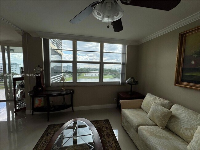 Building Photo - 3095 N Course Dr