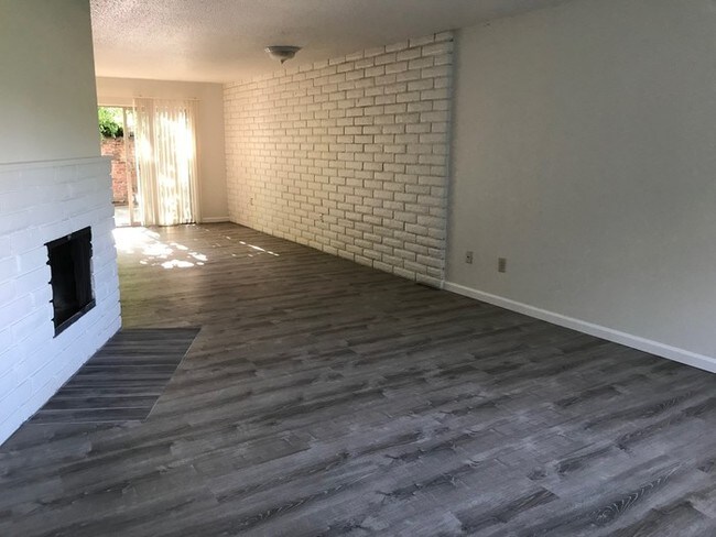 Building Photo - SHERWOOD TERRACE APARTMENTS