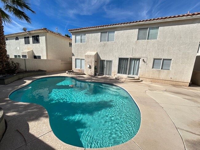 Building Photo - 5-Bedroom Silverado Ranch Home with Pool!