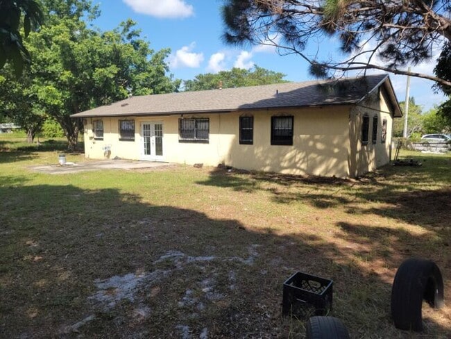 Building Photo - 3105 Langston Dr