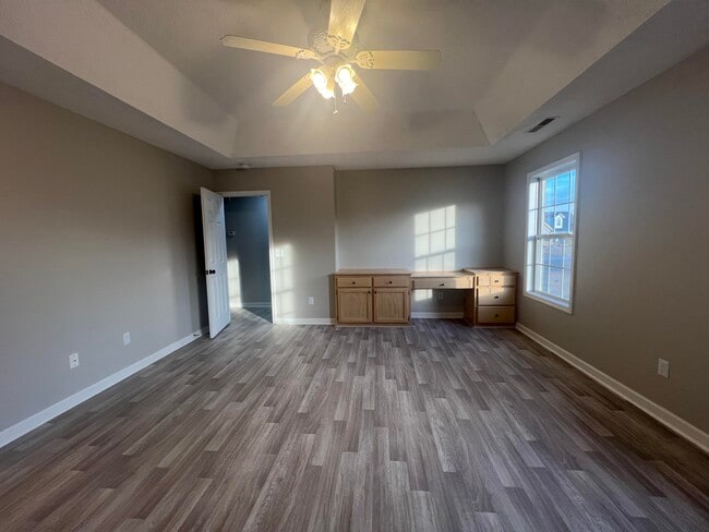 Building Photo - 1240 Inabinet Dr