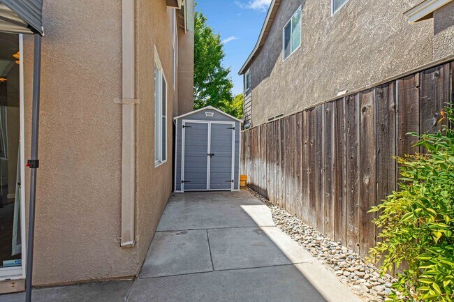 Building Photo - 4162 Piccadilly Ln