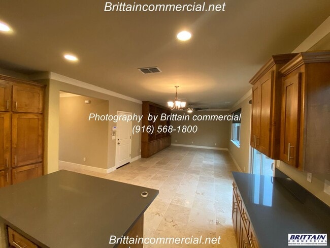 Building Photo - Stunning 3 Bedroom, 2.5 Bath Single Family Home, Gated Community, Beautiful Inside & Out!