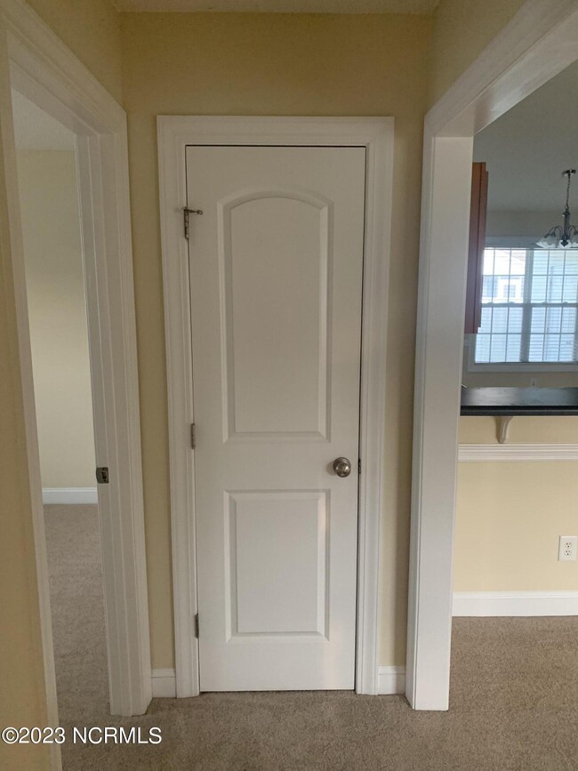 Building Photo - 2317 Sadler Dr