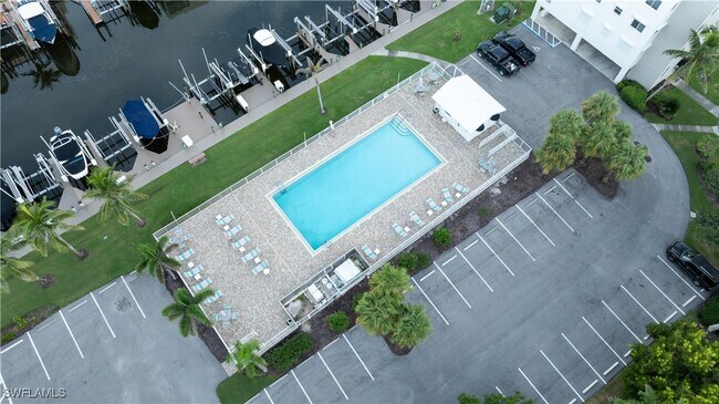 Building Photo - 4371 Bay Beach Ln