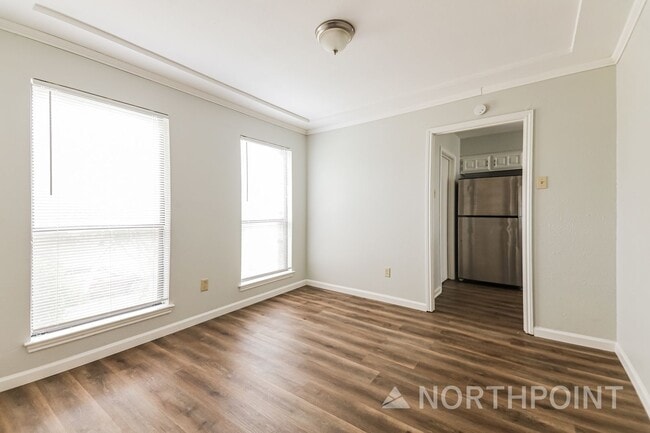 Building Photo - 3 BR/2BA | Newly Renovated Single Family Home | Fireplace in living room | Fenced backyard!