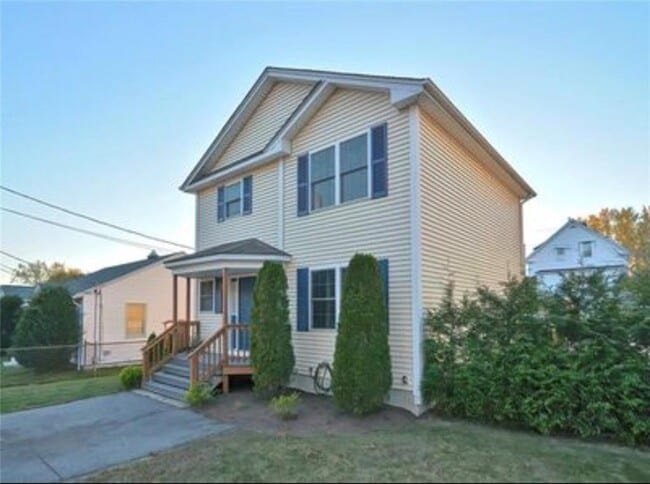 Building Photo - 44 Lark Ave